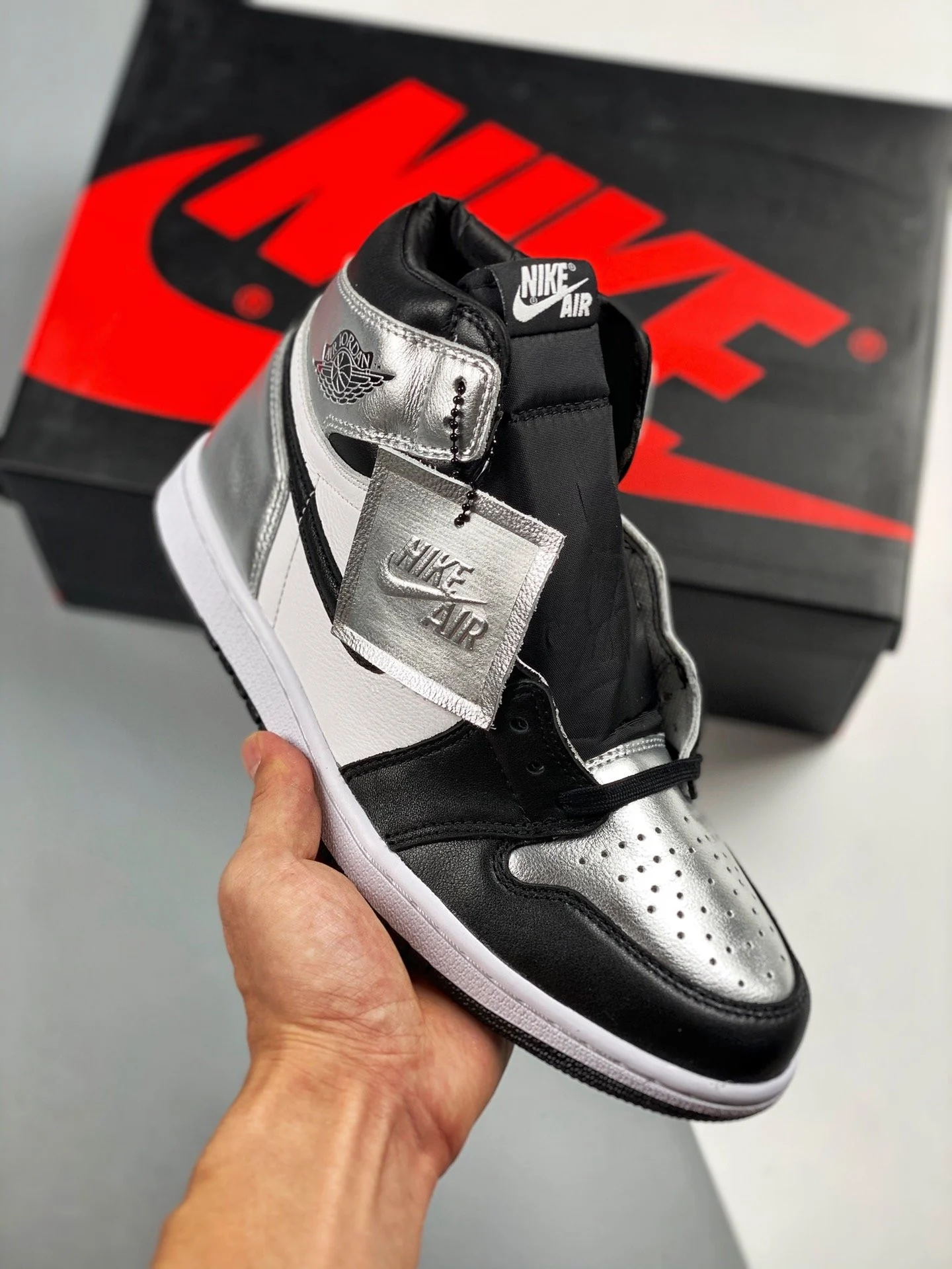 Air Jordan 1 High OG Silver Toe Black Metallic Silver-White CD0461-001 For Sale