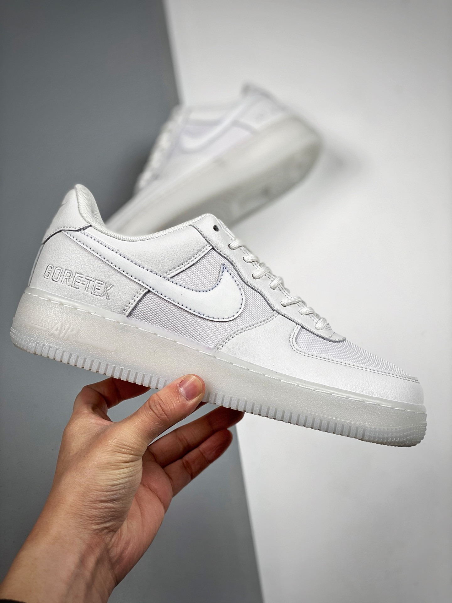 Nike Air Force 1 Low GORE-TEX White Hyper Royal For Sale