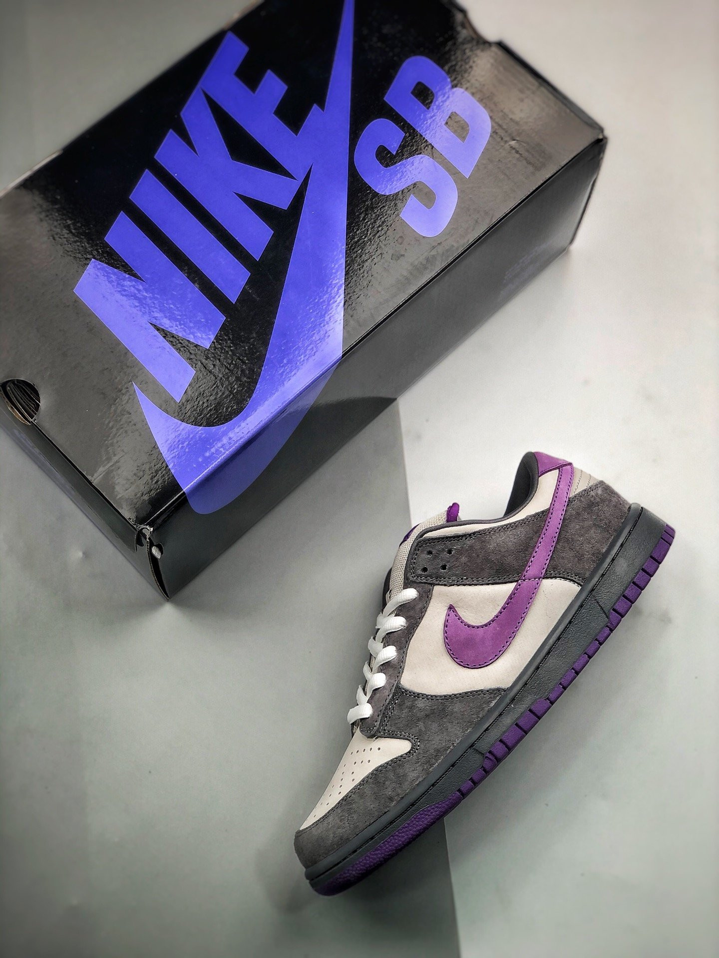 Nike Dunk SB Low Purple Pigeon Light GraphiteViolet
